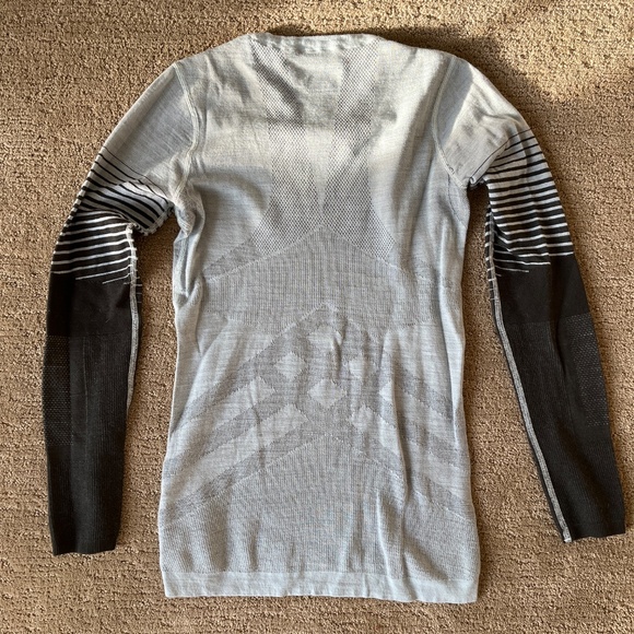 Smartwool Intraknit 200 long sleeve FLAWED - Picture 5 of 5